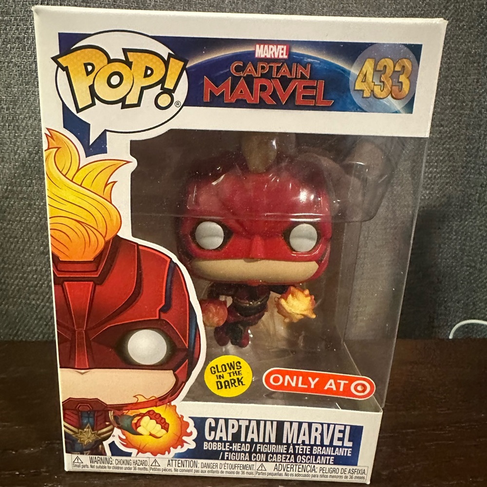 Funko Pop marvel studios captain marvel GITD #433